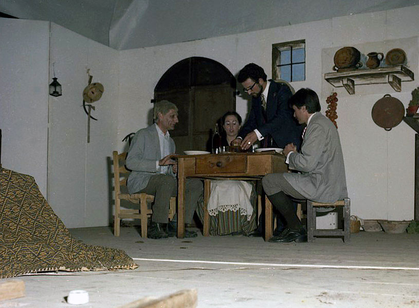 Teatro. Un estudiant de dia, de Bartomeu Ferrà. Teatro de Acción  Católica, 1982.