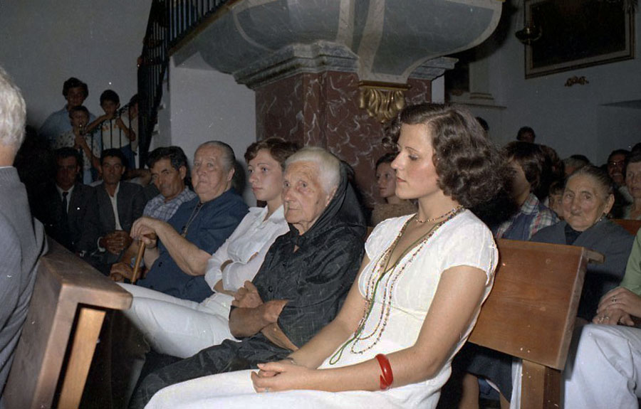 Pina. Fiestas de sant Cosme i sant Damià, 26-09-1976. Homenaje a la tercera edad.